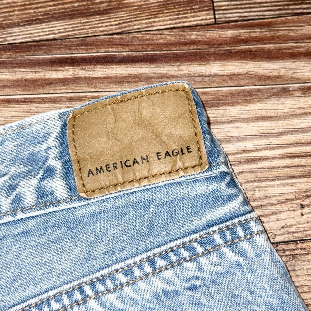 American Eagle Mom Jeans Womens Size 4 Distressed Ripped Light Wash Denim - Picture 9 of 10